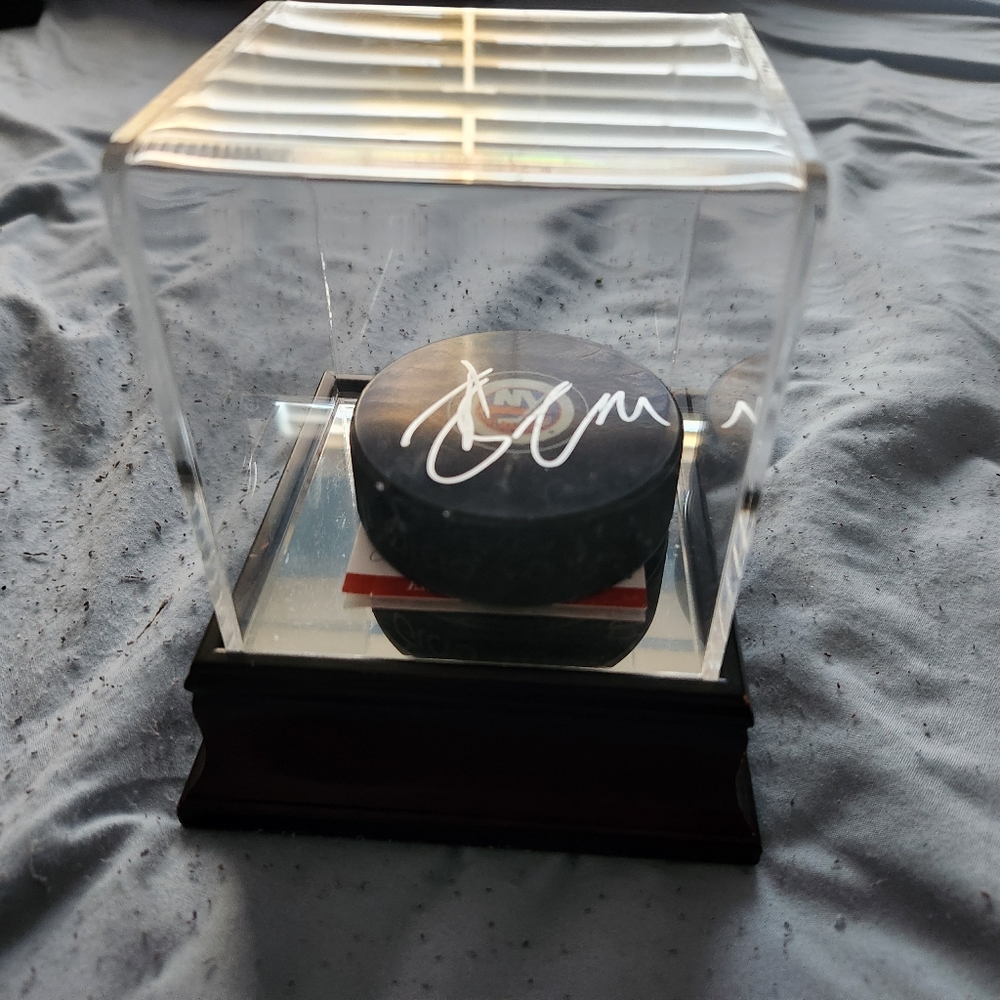 Authentic Signed New York Islanders John Tavares Puck